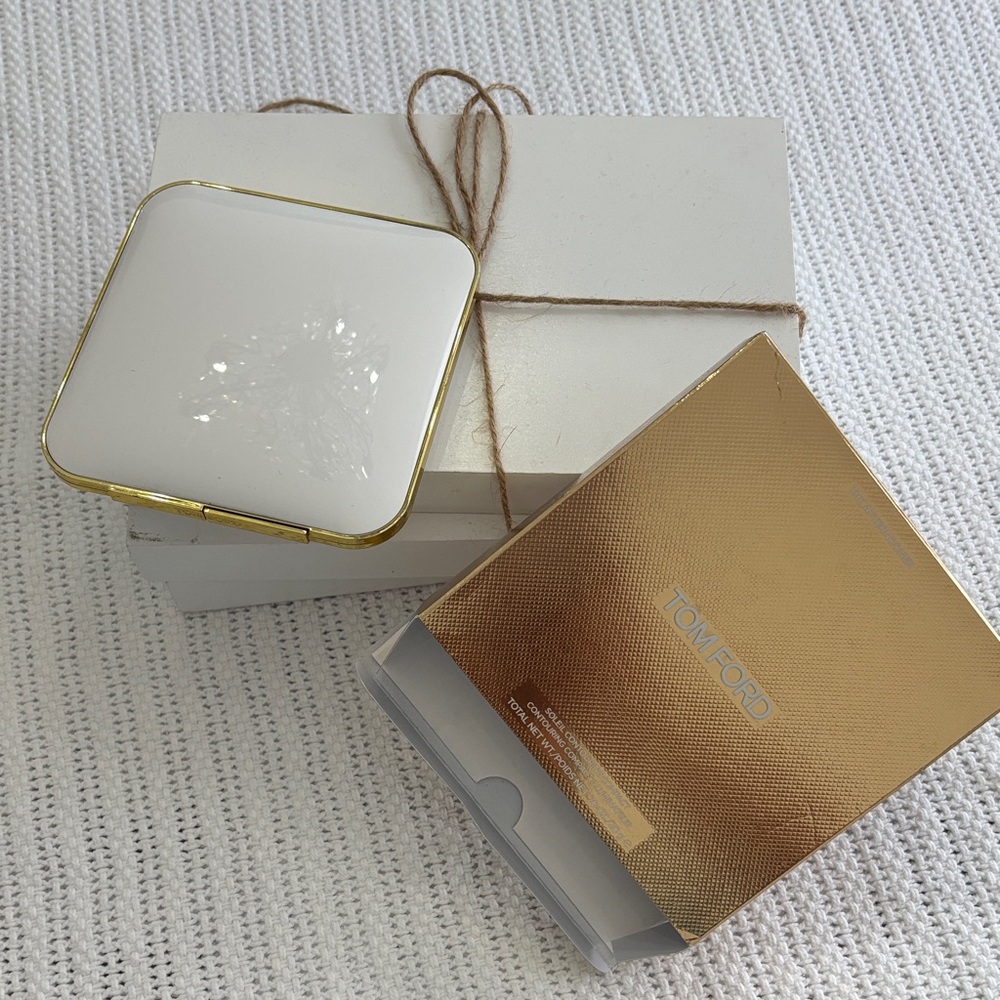 Tom Ford Contouring Compact Illuminater - Picture 4 of 7